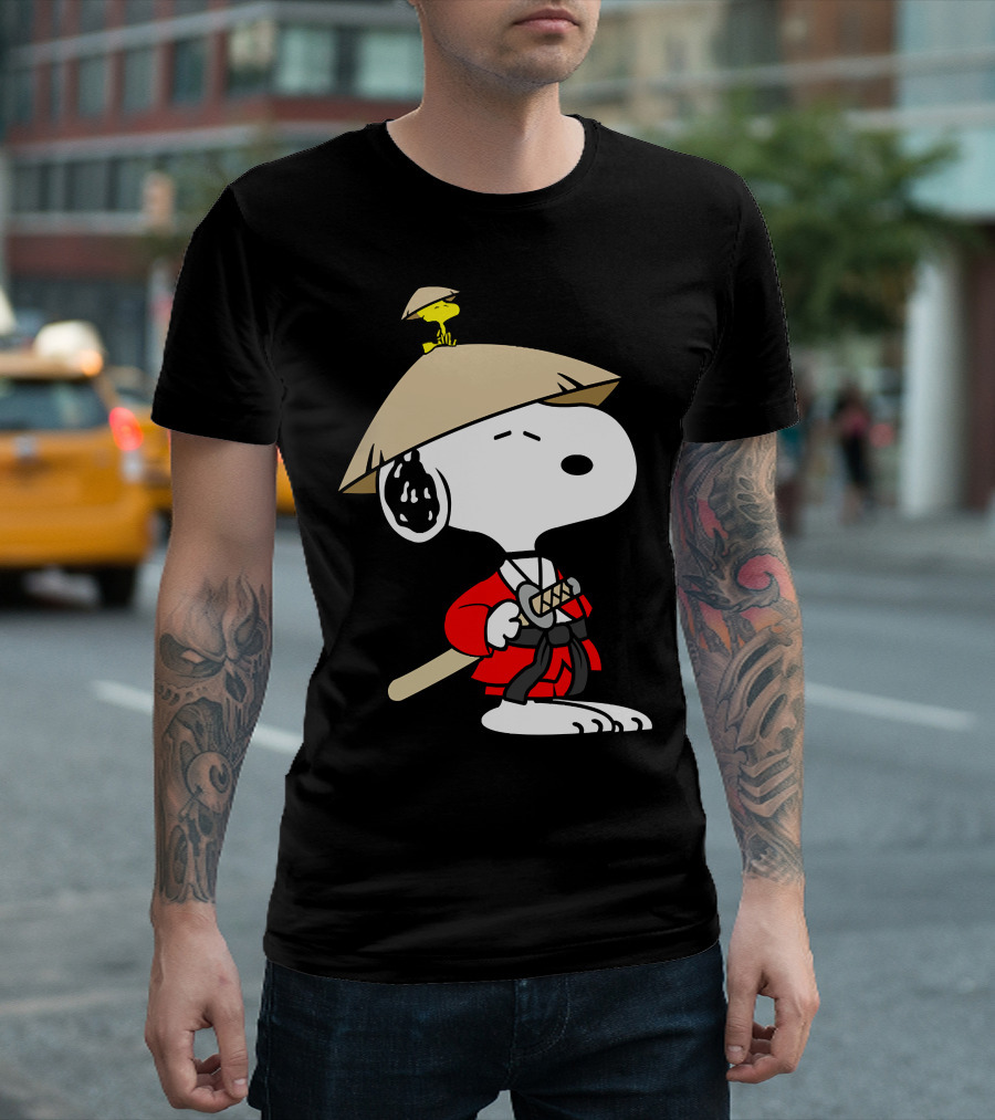 Snoopy Samurai Woodstock Hat Red Kimono Sword T-Shirt