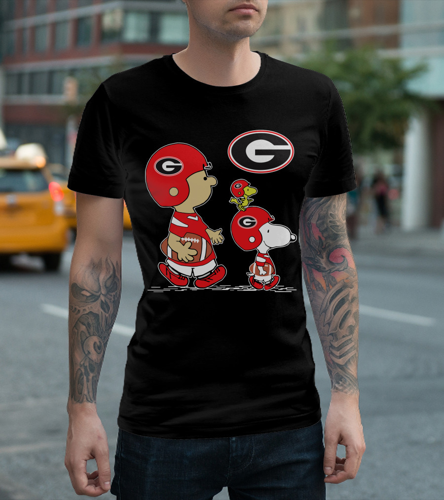 Georgia Bulldogs Football Team Peanuts Characters Wearing Helmets T-Shirt