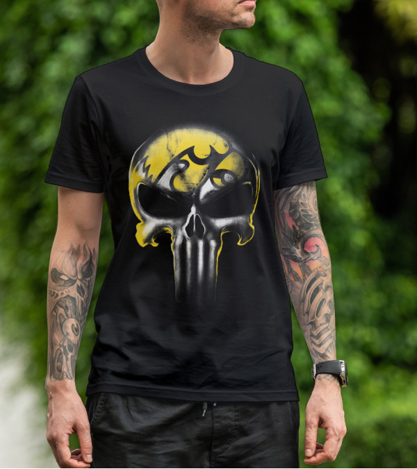 Punisher Skull Iowa Hawkeyes T-Shirt