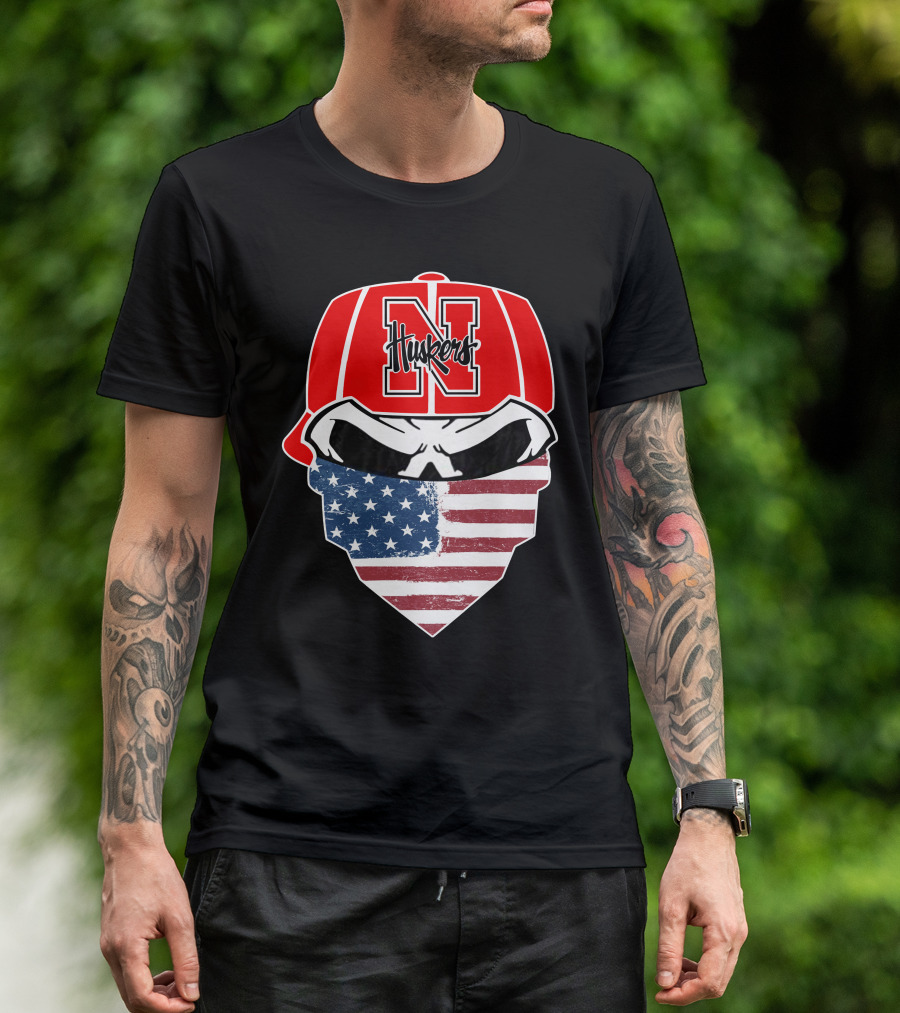 Nebraska Cornhuskers Skuls American Flag Mask N Logo Huskers Hat T-Shirt