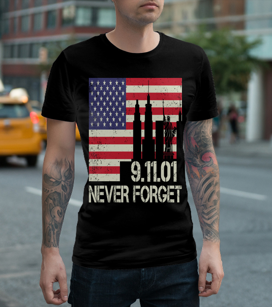 Vintage American Flag 9.11.01 Never Forget Statue of Liberty and Twin Towers T-Shirt