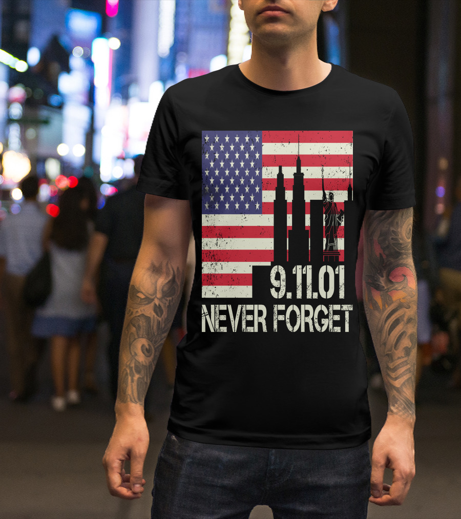 Vintage American Flag 9.11.01 Never Forget Statue Of Liberty And Twin Towers T-Shirt