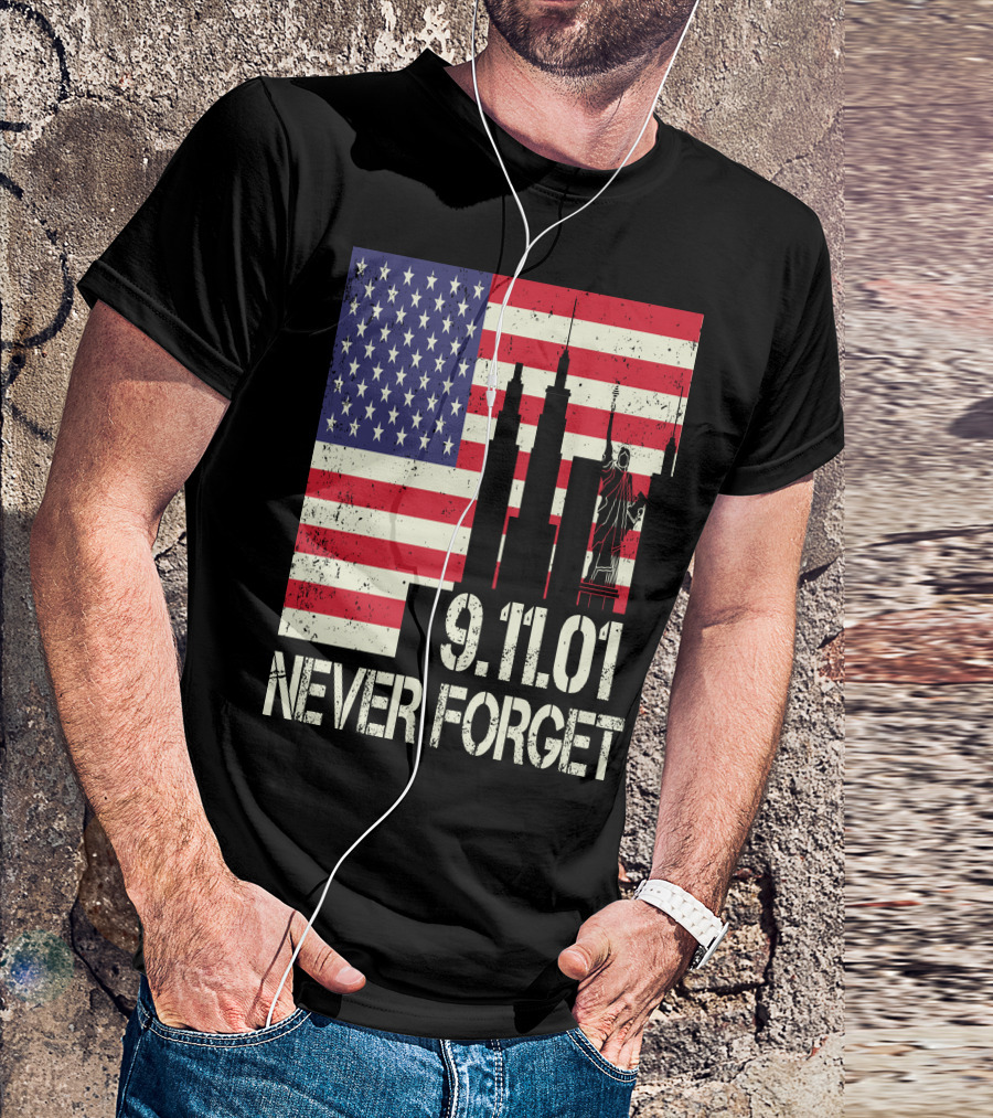 Vintage American Flag 9.11.01 Never Forget Statue Of Liberty And Twin Towers T-Shirt