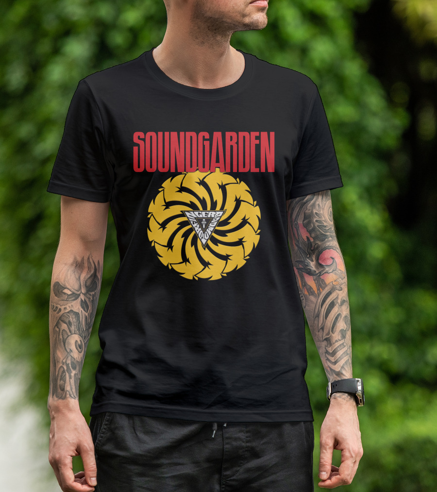 Soundgarden Badmotorfinger Yellow Spiral T-Shirt