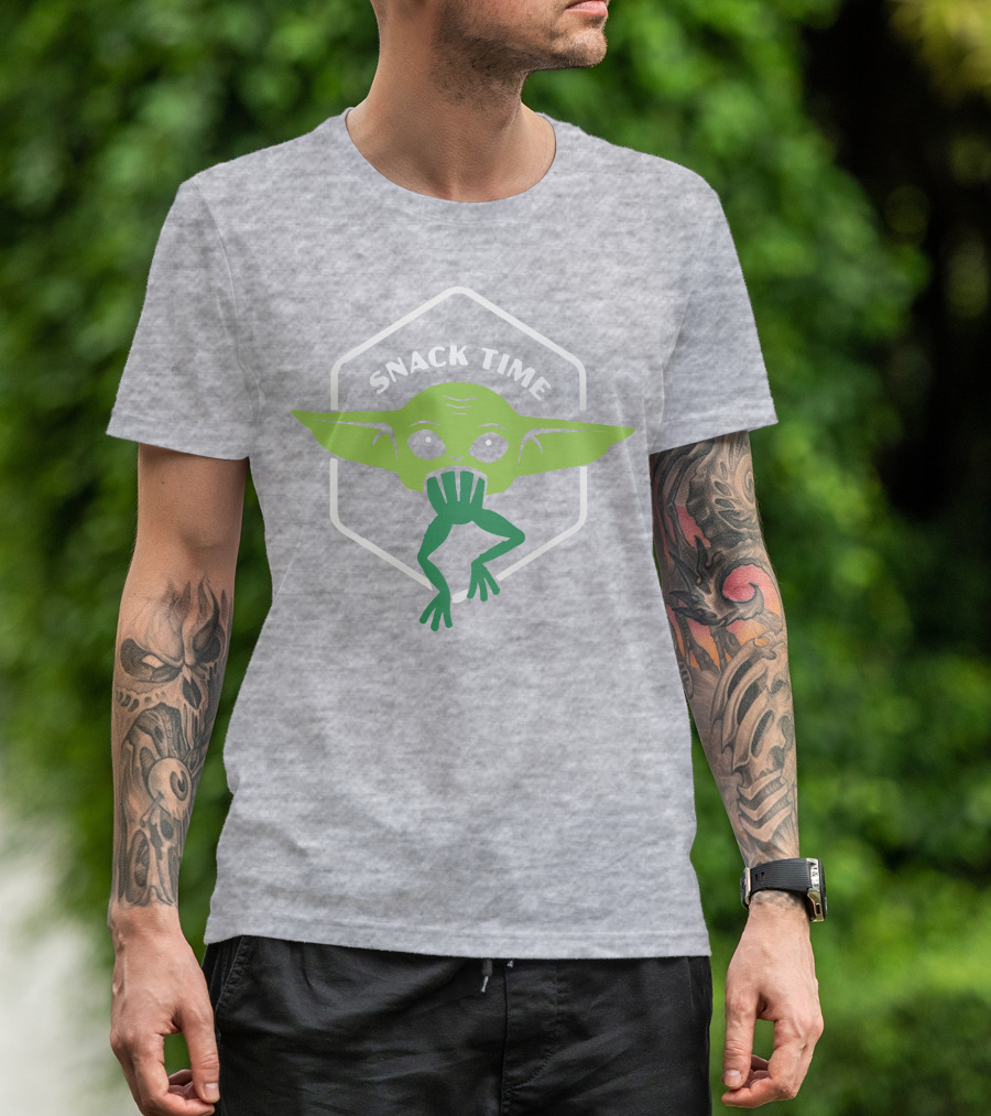 Snack Time The Mandalorian Baby Yoda Eating Frog T-Shirt