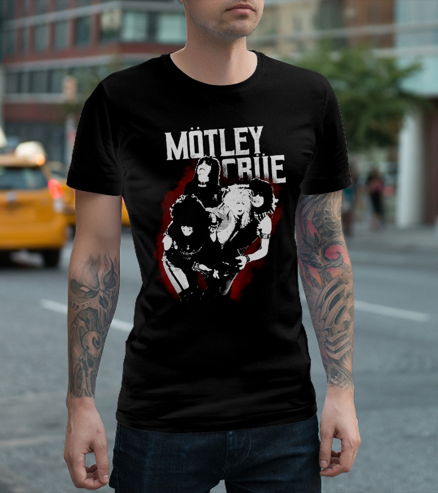 Mötley Crüe Vintage Band Photo Black and Red T-Shirt