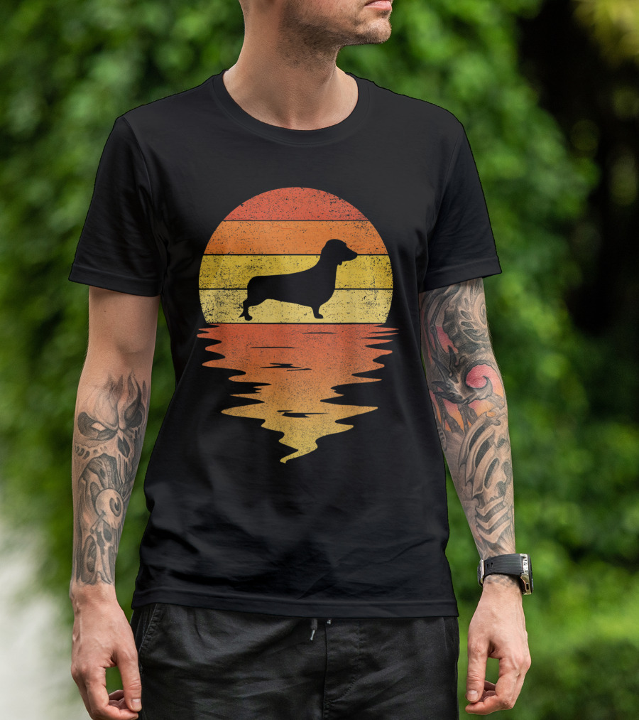 Dachshund Silhouette 70s Vintage Sunset T-Shirt