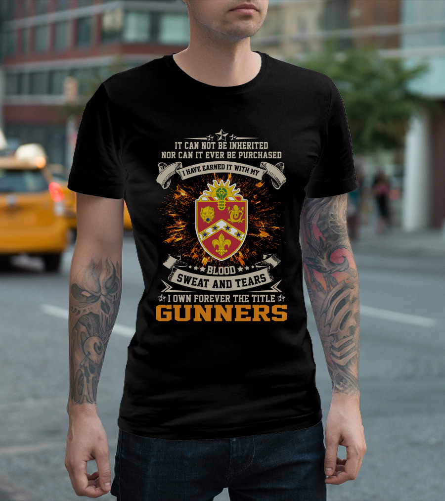 2Nd Battalion 3Rd Field Artillery Regiment Gunners Blood Sweat And Tears Crest T-Shirt