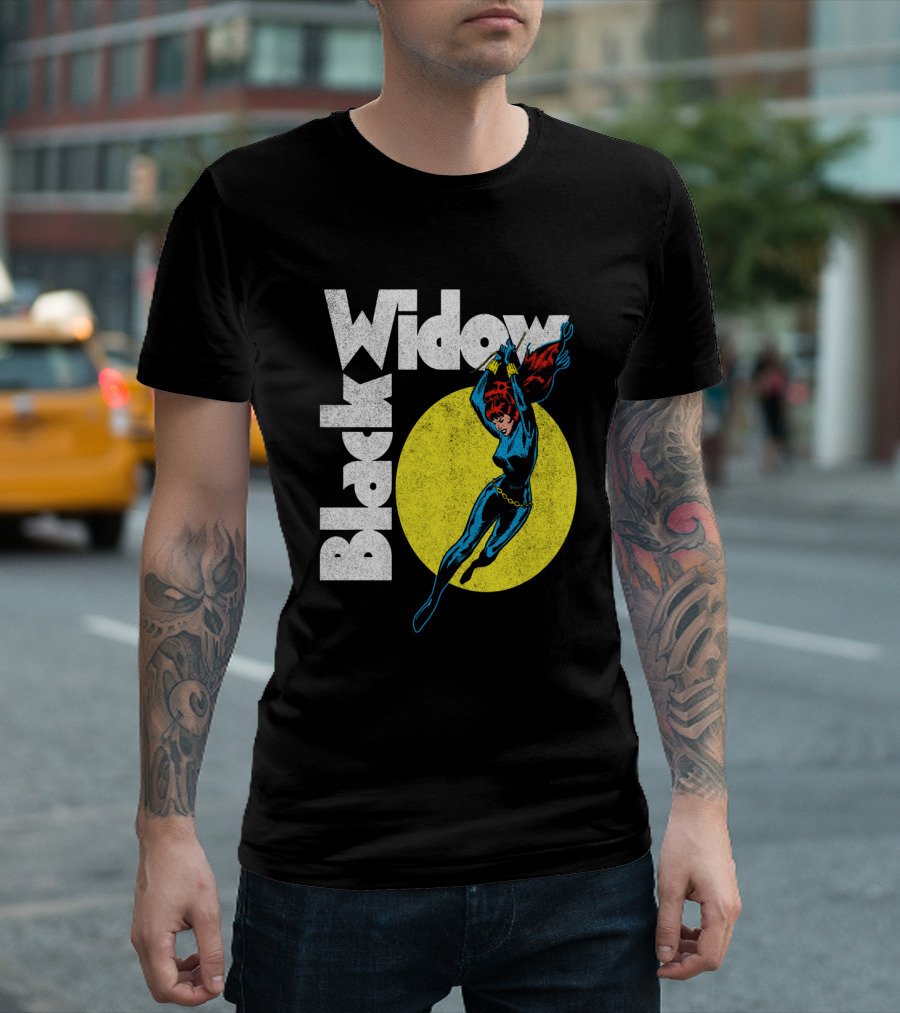 Black Widow Marvel Comic Circle Retro Heroic Pose T-Shirt