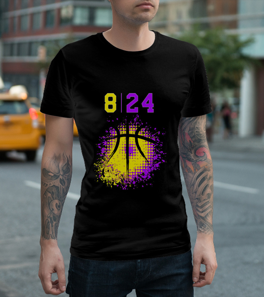 8 24 Basketball August Birthday T-Shirt