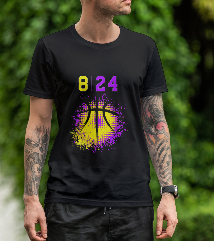 8 24 Basketball August Birthday T-Shirt