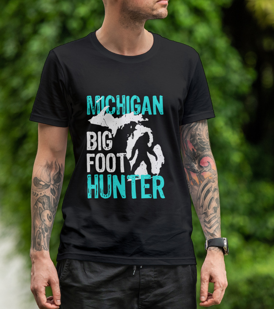 Michigan Bigfoot Hunter Bigfoot Silhouette On Michigan Map T-Shirt