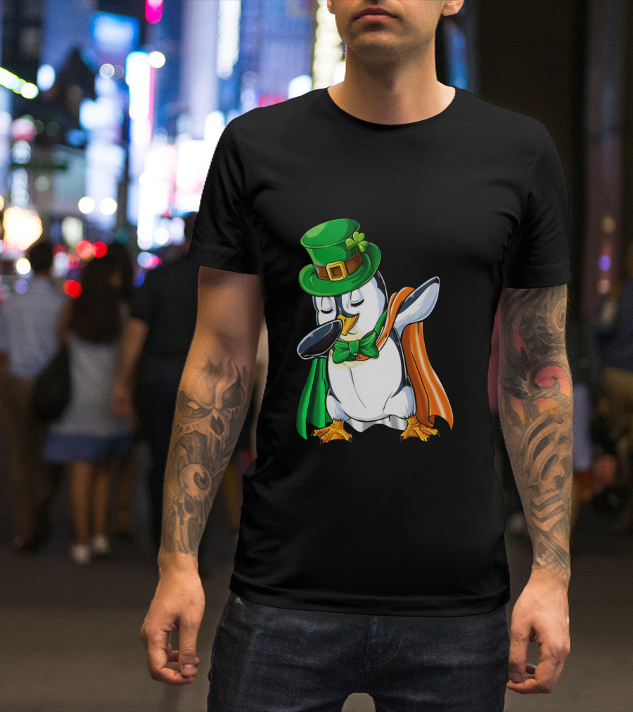 Penguin Dabbing Leprechaun Hat Irish Flag Cape T-Shirt