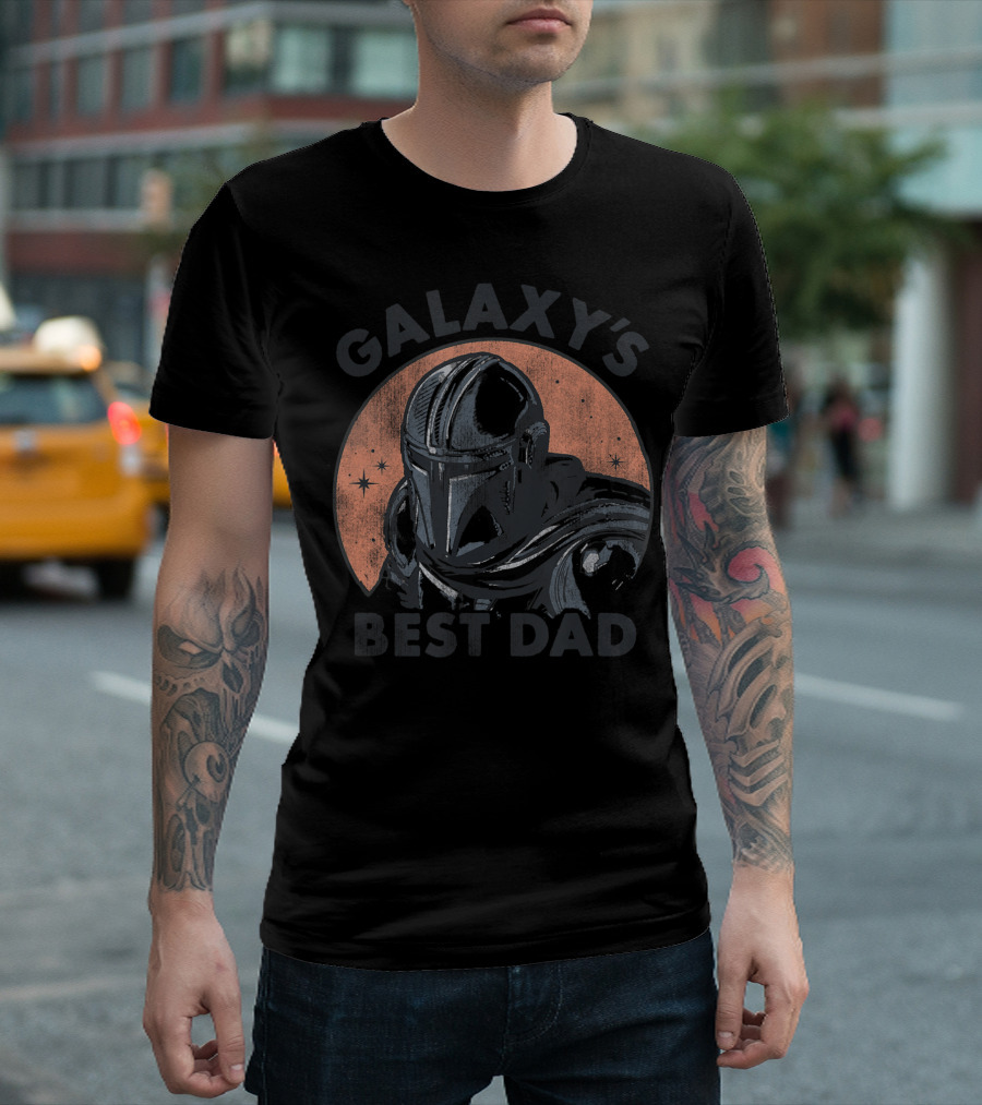 Star Wars The Mandalorian Galaxy's Best Dad Father's Day Sparkle Outline T-Shirt