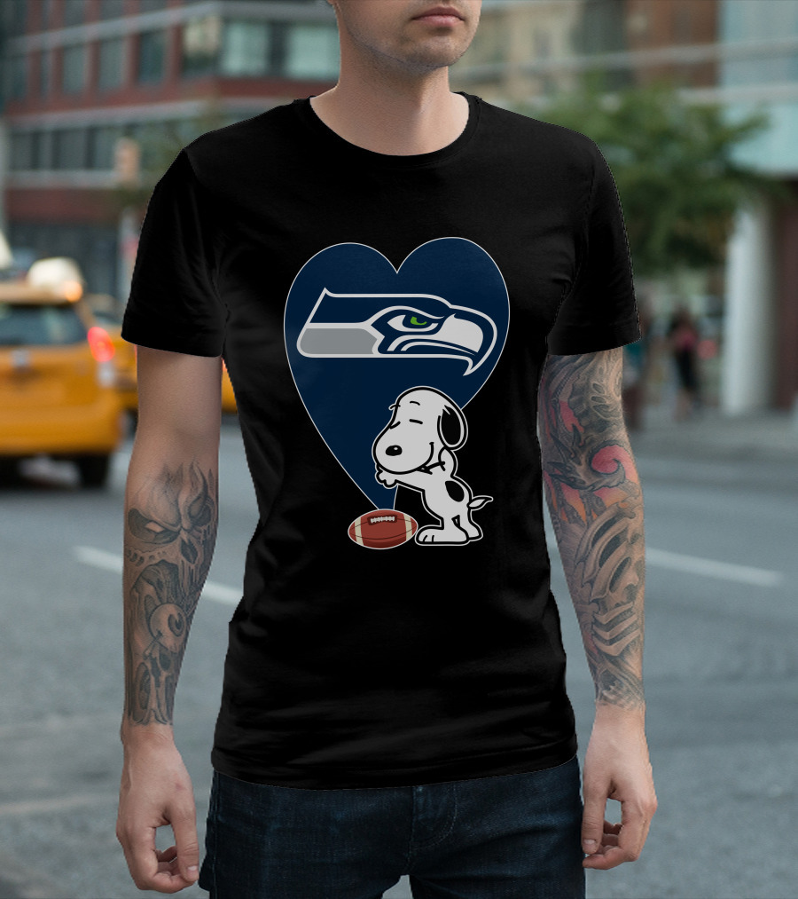 Seattle Seahawks Love Snoopy Football Hug T-Shirt