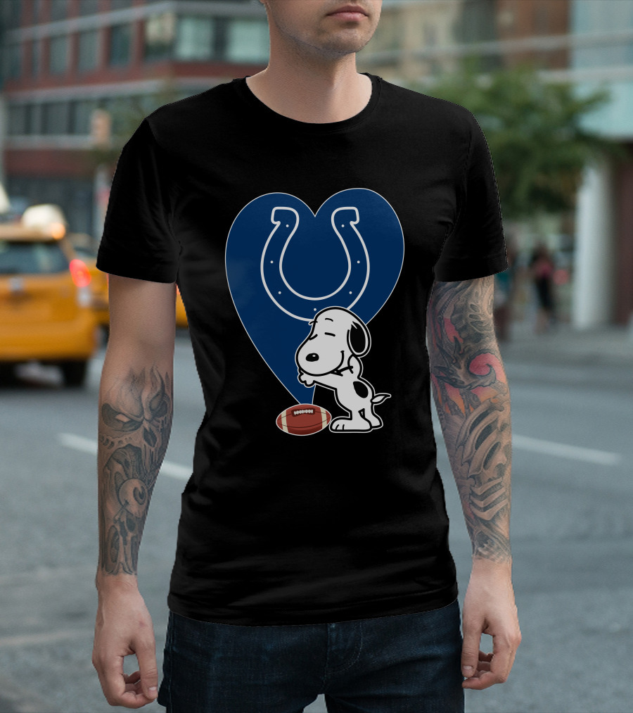 Indianapolis Colts Snoopy Football Heart Hug T-Shirt