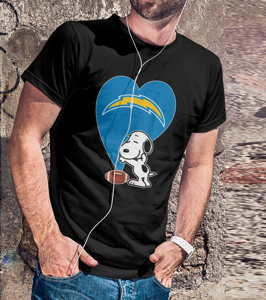 Los Angeles Chargers Snoopy Football Heart Hug T-Shirt