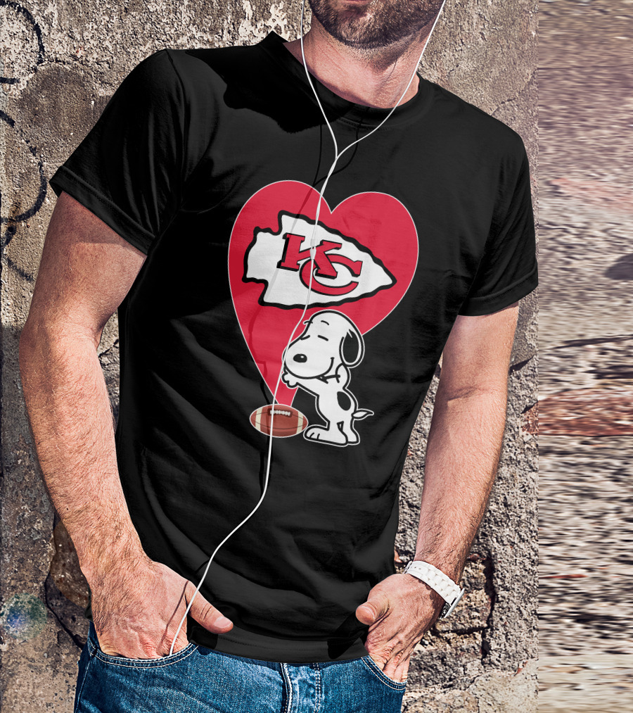 Kansas City Chiefs Heart Snoopy Football Hug T-Shirt