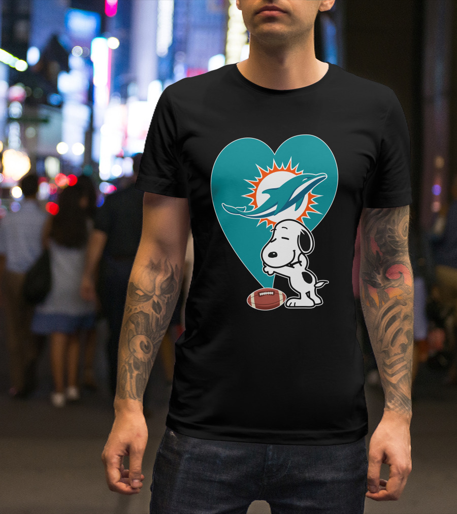 Miami Dolphins Snoopy Heart Hug Football T-Shirt