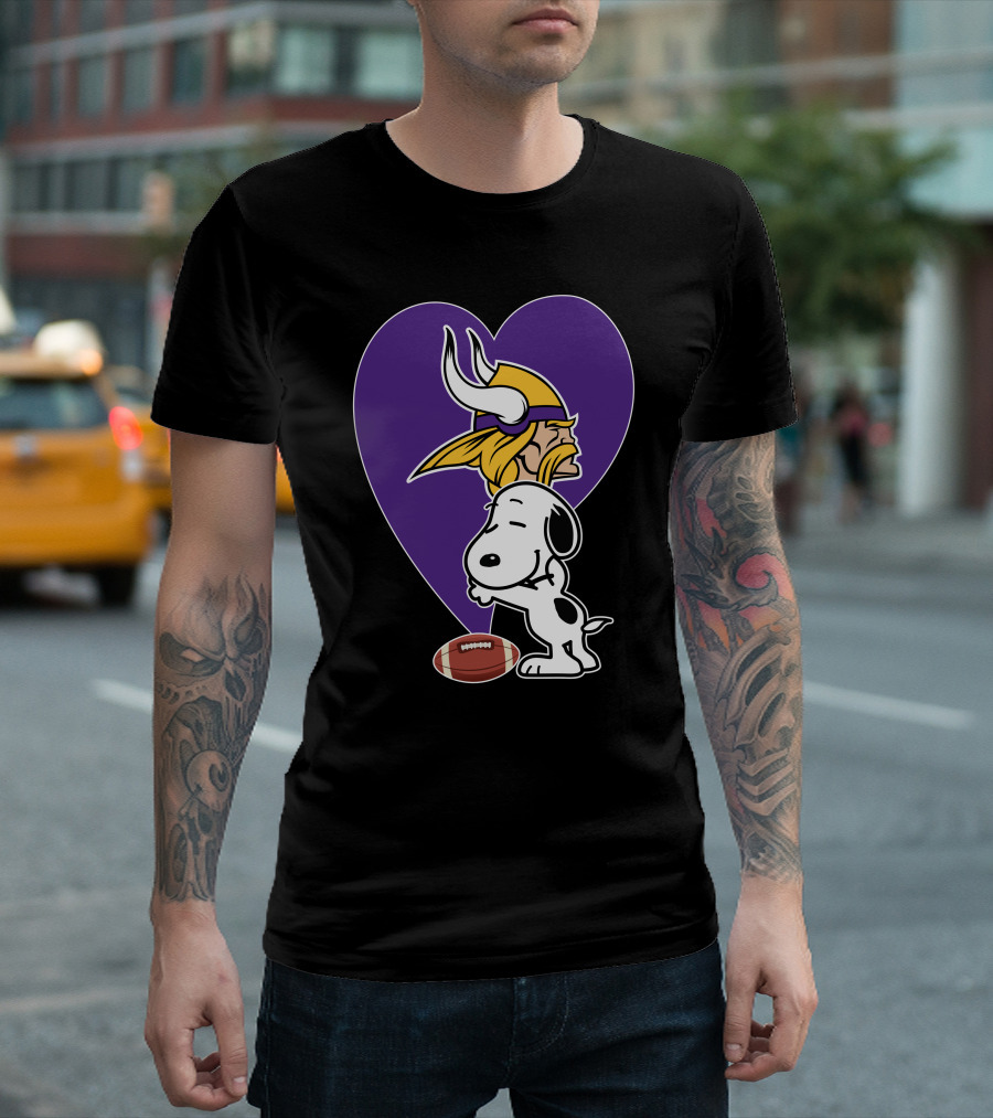 Minnesota Vikings Snoopy Football Heart Hug T-Shirt