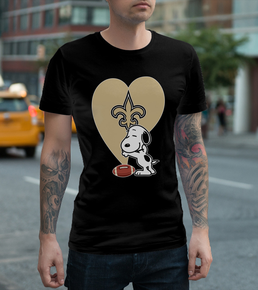 New Orleans Saints Snoopy Hug Heart Fleur-de-Lis Football T-Shirt