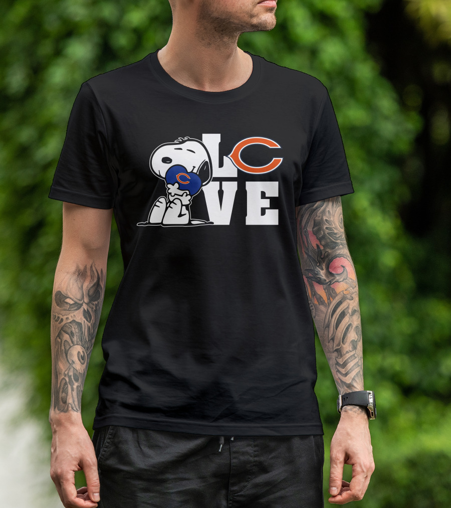 Snoopy Love Chicago Bears LVE C Heart Football T-Shirt
