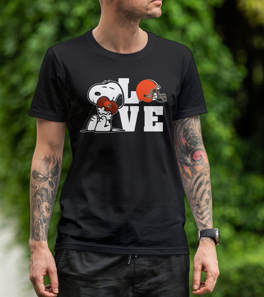 Snoopy Love Cleveland Browns Football Helmet T-Shirt