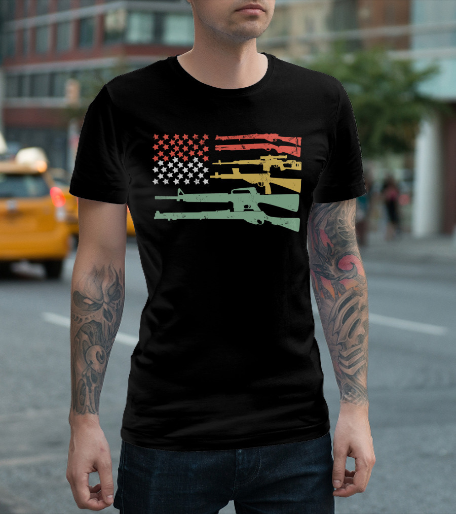 Big American Flag Machine Guns Vintage 2A Flag with Red Gold Green Rifle T-Shirt