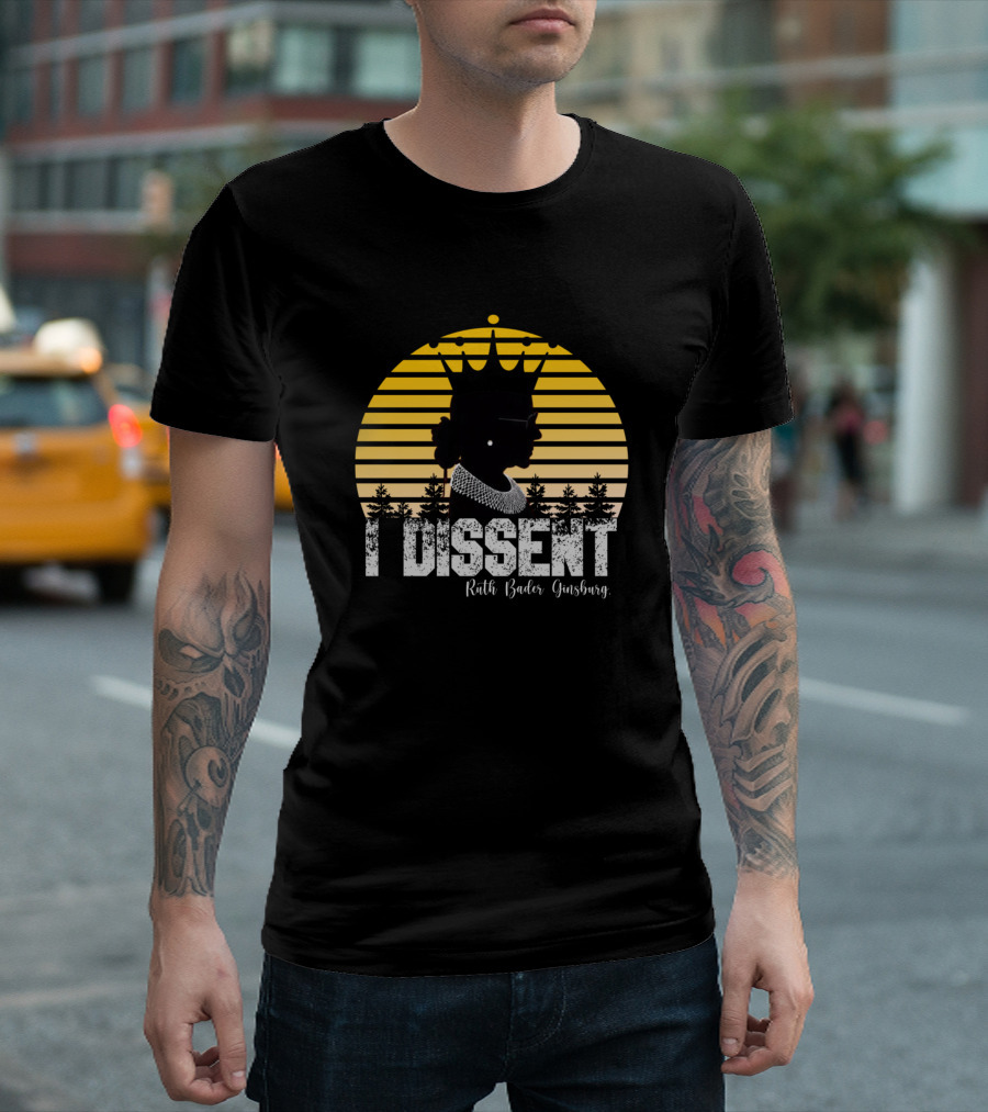 I Dissent Ruth Bader Ginsburg Silhouette With Crown And Collar Sunset Background T-Shirt