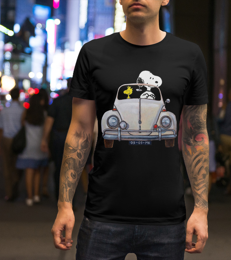 Snoopy And Woodstock Riding In Classic Volkswagen Beetle Car T-Shirt