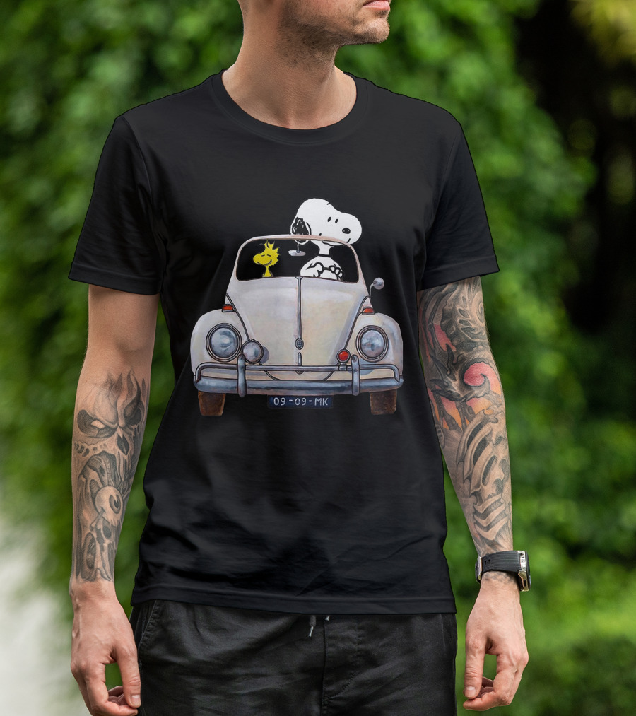 Snoopy And Woodstock Riding In Classic Volkswagen Beetle Car T-Shirt