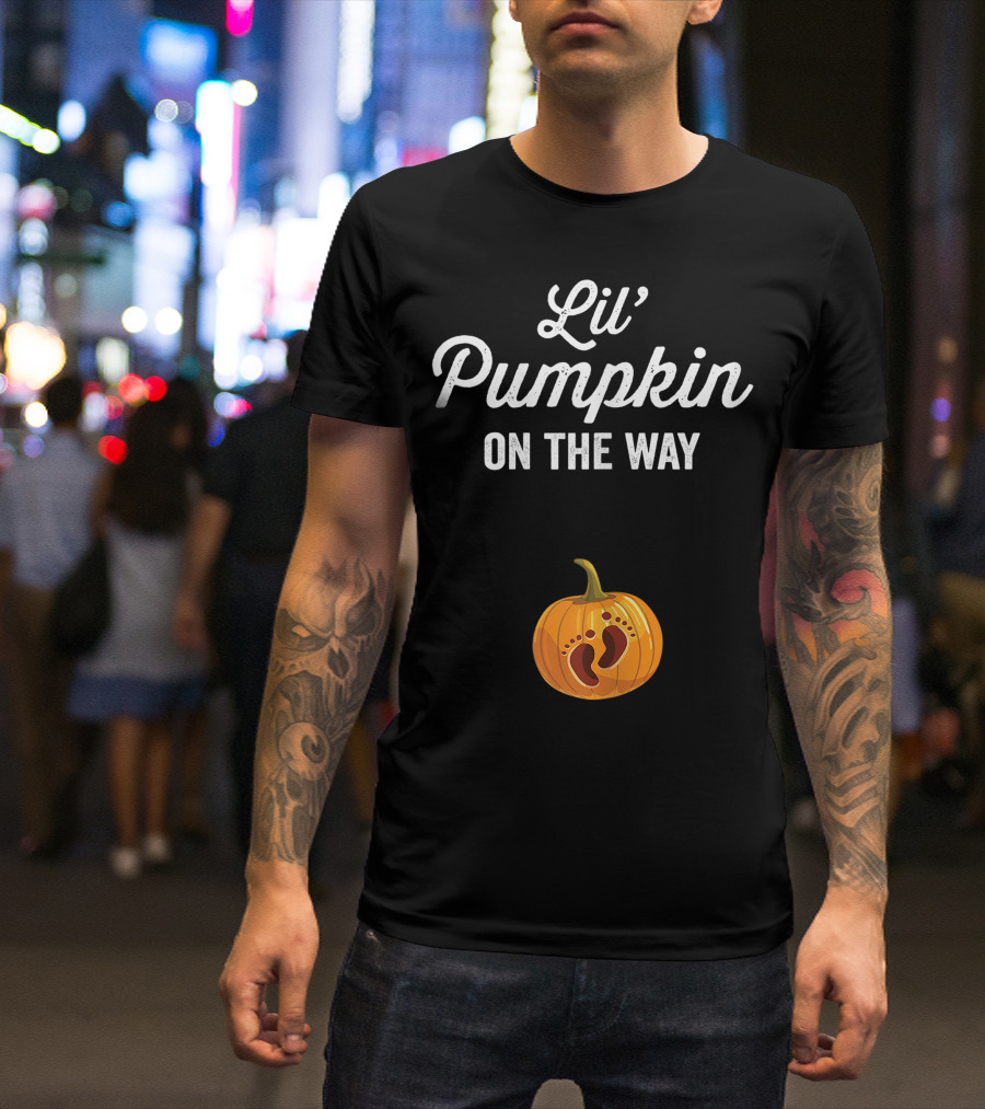 Lil Pumpkin On The Way Halloween Pregnancy Mom To Be T-Shirt