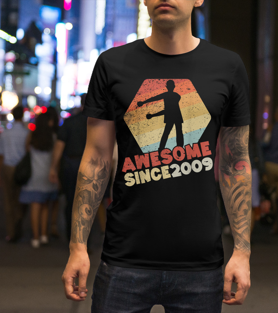 Awesome Since 2009 Retro Silhouette For 11 Year Old Birthday Boy T-Shirt