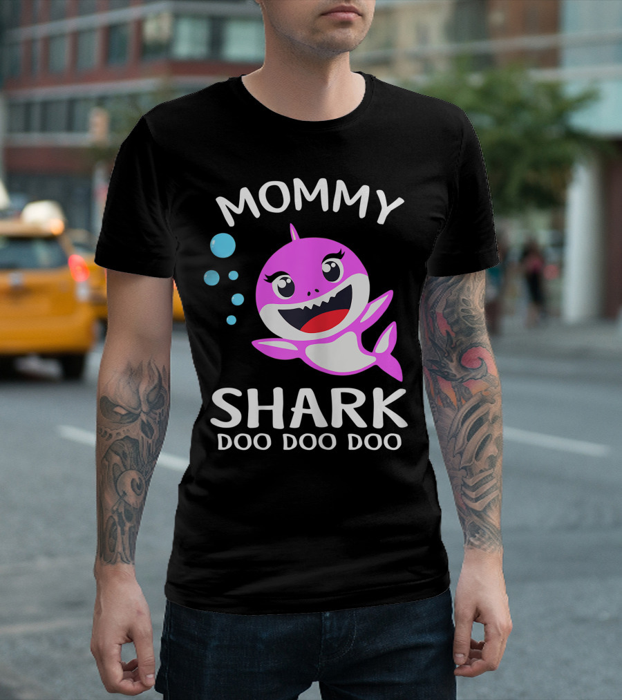 Mommy Shark Doo Doo Doo Funny Christmas Birthday T-Shirt