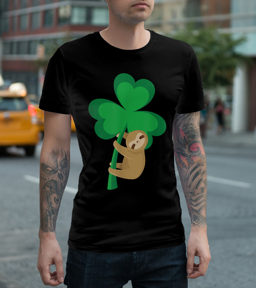 Sloth Hanging on Shamrock St. Patrick's Day for Children T-Shirt