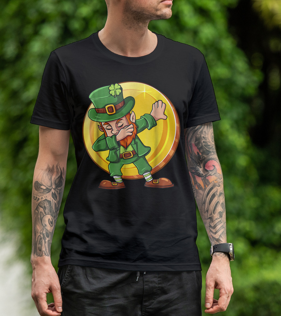 Dabbing Leprechaun With Large Gold Coin And Shamrock Hat T-Shirt