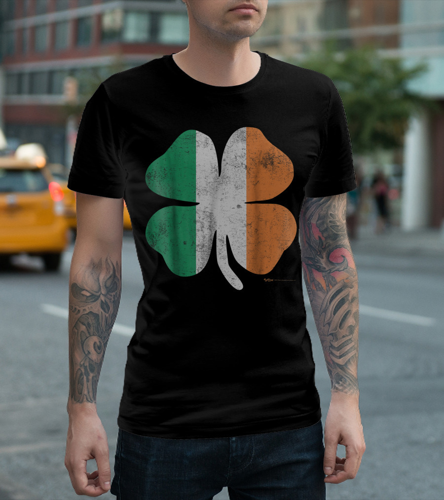 Vintage Irish Shamrock Four-Leaf Clover Ireland Flag T-Shirt