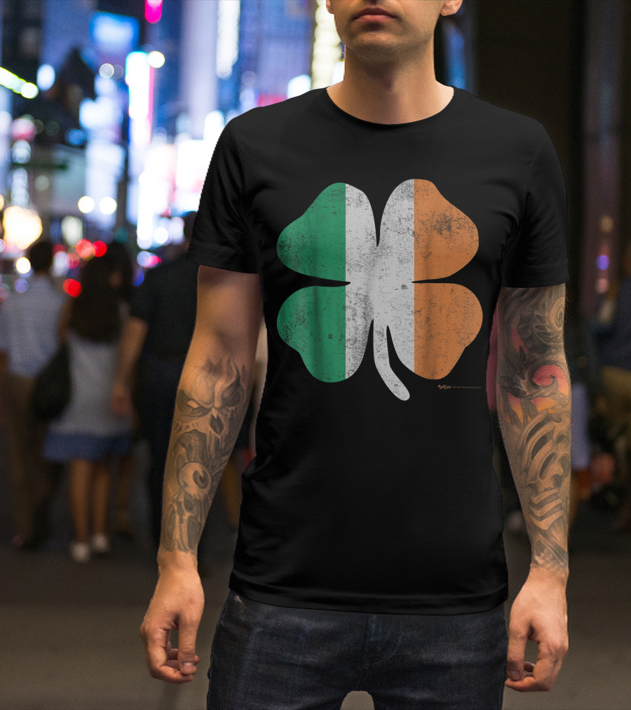 Vintage Irish Shamrock Four-Leaf Clover Ireland Flag T-Shirt