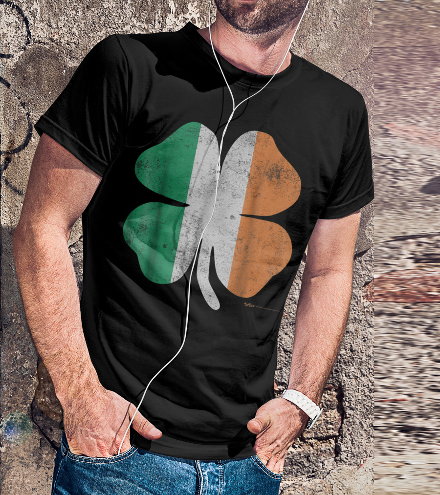 Vintage Irish Shamrock Four-Leaf Clover Ireland Flag T-Shirt