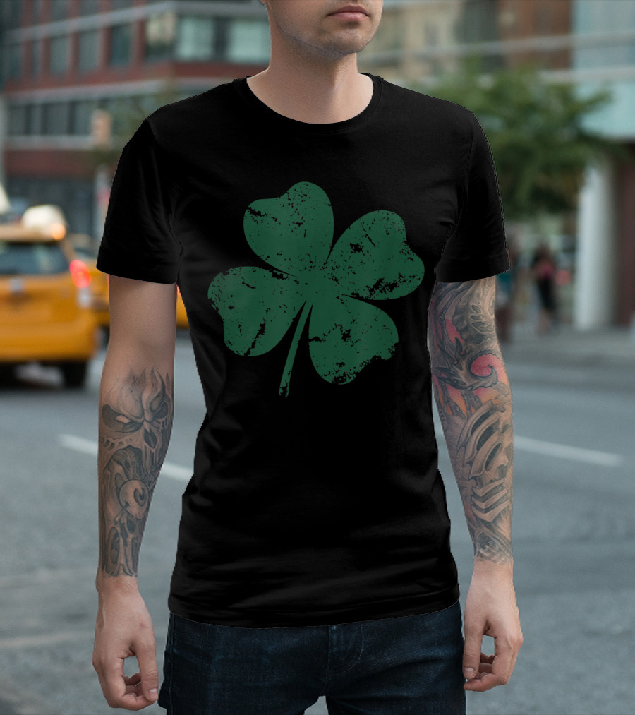 Vintage Distressed 4 Leaf Shamrock Classic Green T-Shirt