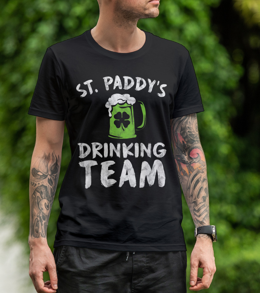 St. Paddy's Drinking Team Irish Celebration Beer Mug Shamrock T-Shirt