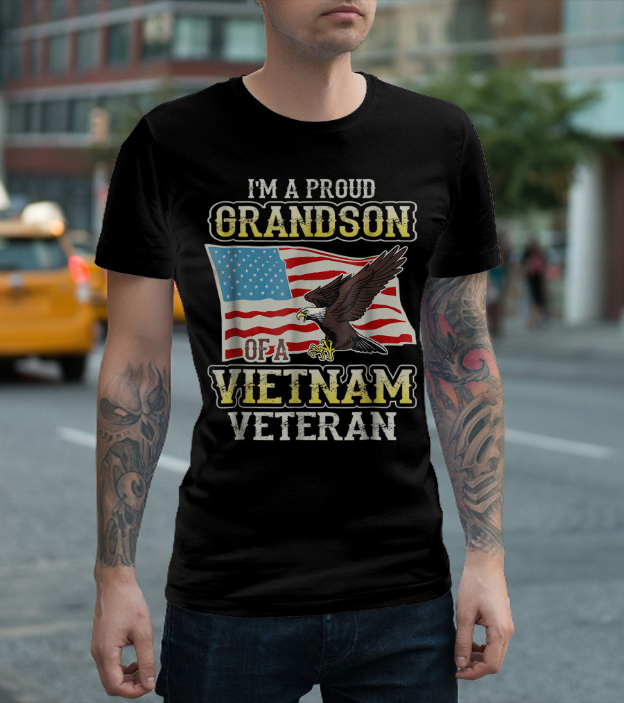 Proud Grandson Of A Vietnam Veteran With Eagle And American Flag Background T-Shirt