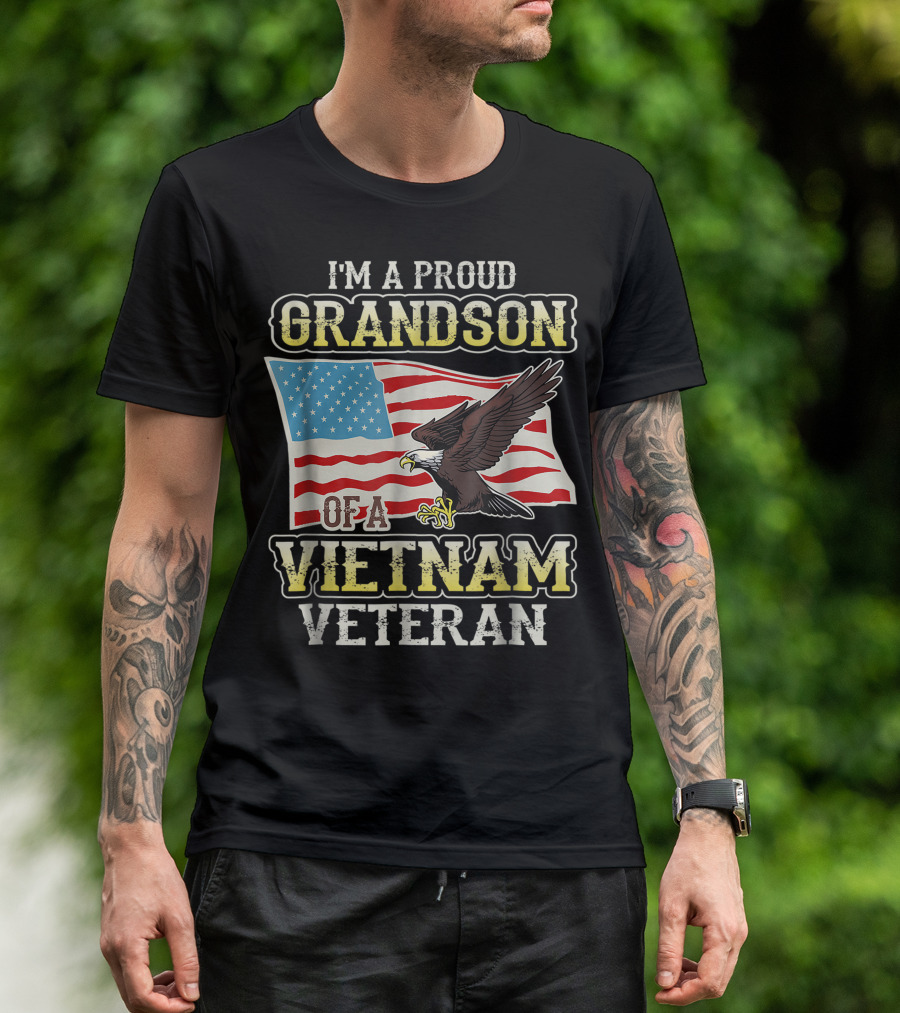 Proud Grandson Of A Vietnam Veteran With Eagle And American Flag Background T-Shirt