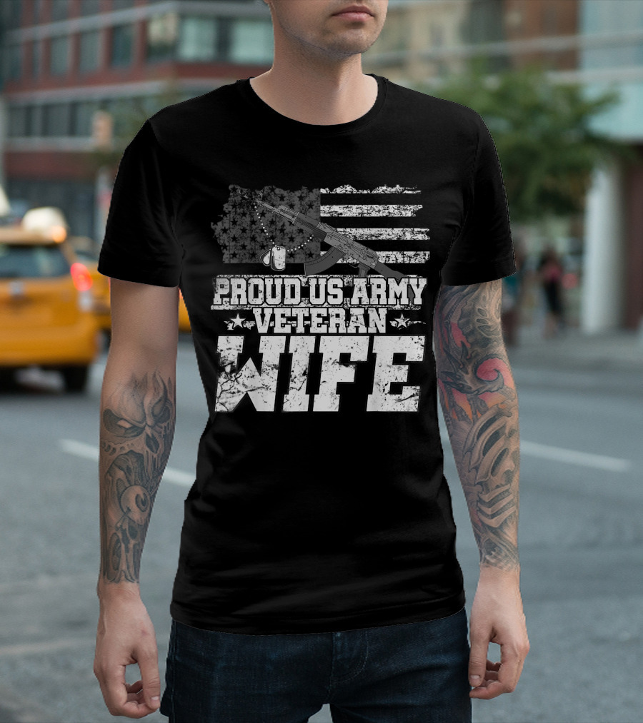 Proud US Army Veteran Wife American Flag Rifle Dog Tags T-Shirt