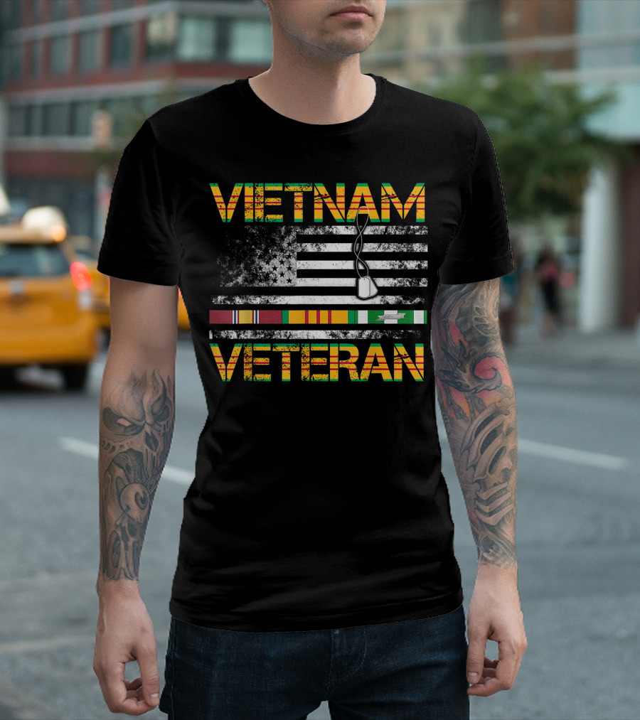 VIETNAM VETERAN US FLAG MEDALS DOG TAGS T-Shirt