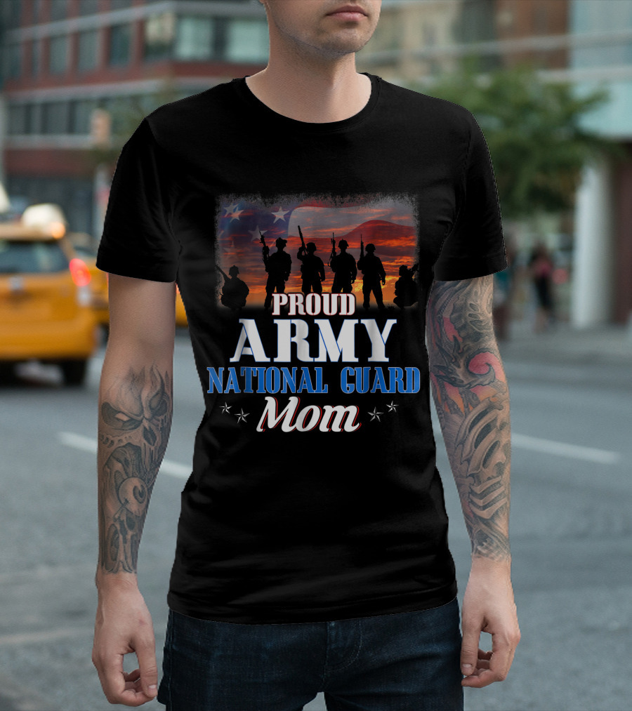 Proud Army National Guard Mom With American Flag And Soldier T-Shirt