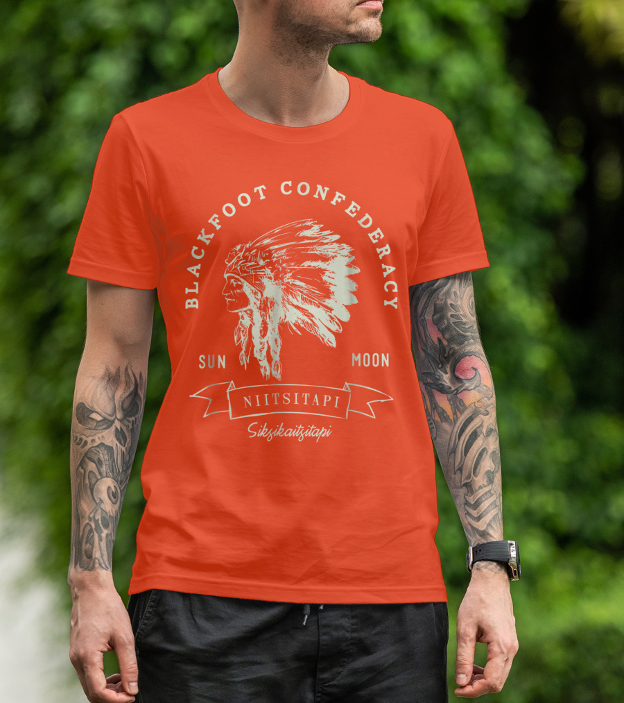 Blackfoot Confederacy Niitsitapi Siksikaitsitapi Sun Moon Chief T-Shirt