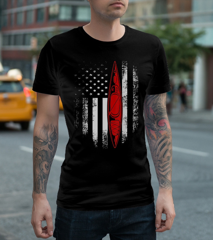 Vintage American USA Flag With Red Kayak Kayaking Cool T-Shirt