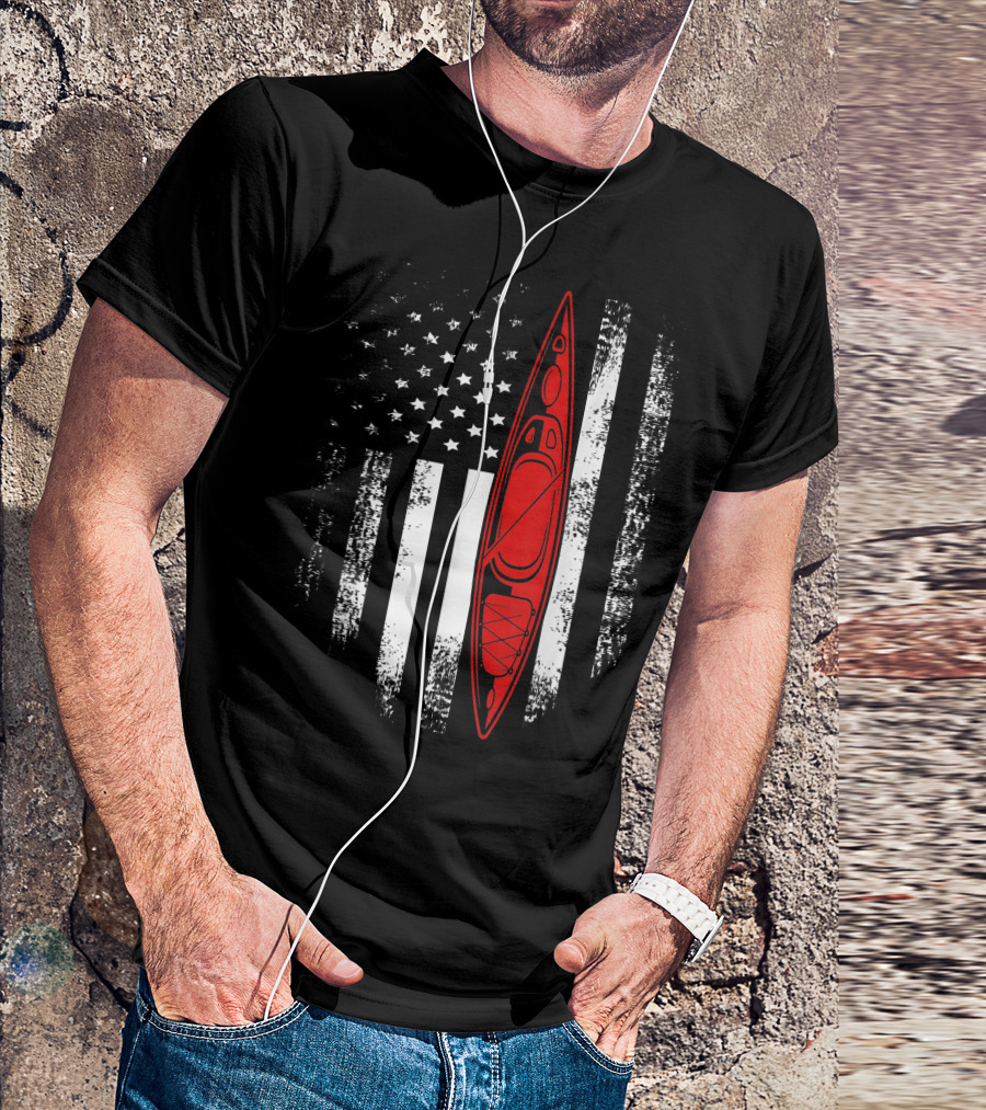 Vintage American USA Flag With Red Kayak Kayaking Cool T-Shirt