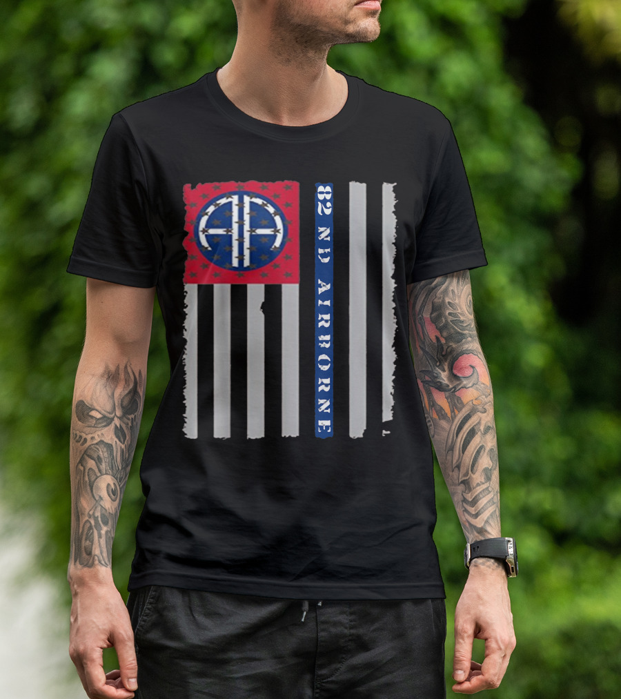 82Nd Airborne Paratrooper Veteran American Flag T-Shirt